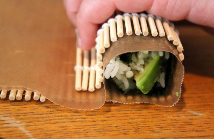 Makizushi Sushi Rolls at Home: Roll Up Makizushi Sushi Rolls at Home: Roll Up