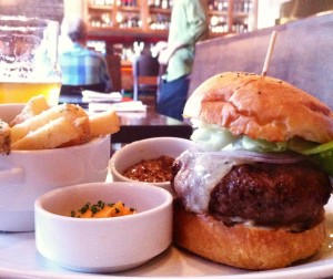 Bars in Los Angeles With Football, Superior Food Bars in Los Angeles With Football, Superior Food