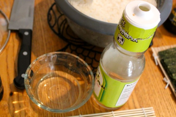 Throw a Sushi Party!: Rice Vinegar Throw a Sushi Party!: Rice Vinegar