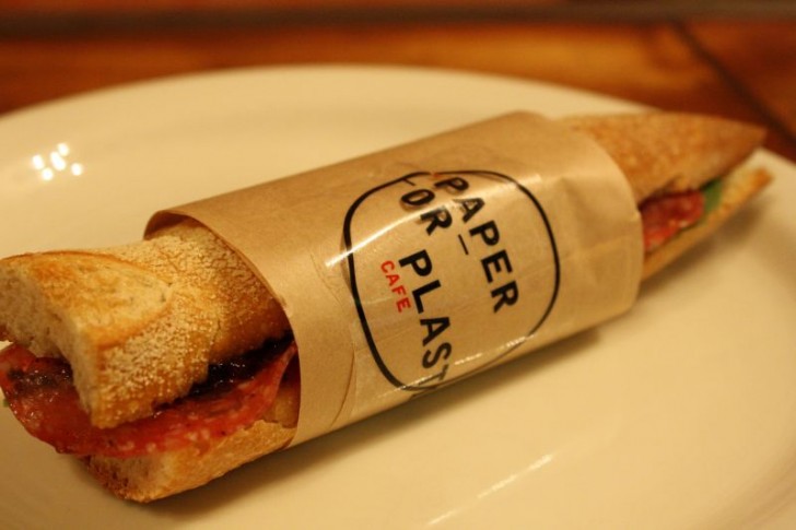 Paper or Plastik food