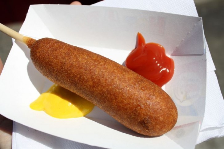 Venice Beach Boardwalk’s Hidden Food Gems: Hot Dog
