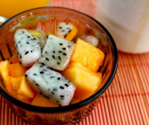 Dragon Fruit Tales: Poesía de la Pitahaya Dragon Fruit Tales: Poesía de la Pitahaya