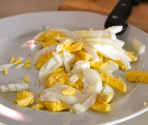 Simple Sliced Eggs